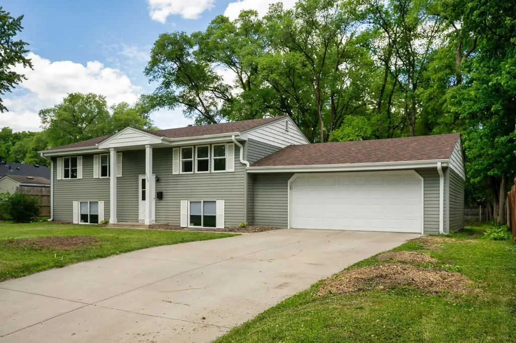 3108 W 108th Street Bloomington MN 55431