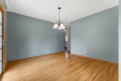 9924 Little Circle Bloomington MN 55437