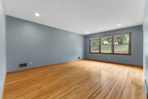 9924 Little Circle Bloomington MN 55437