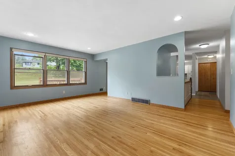 9924 Little Circle Bloomington MN 55437