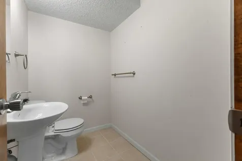 9924 Little Circle Bloomington MN 55437