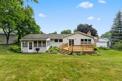 9924 Little Circle Bloomington MN 55437