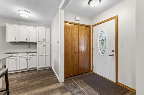 9924 Little Circle Bloomington MN 55437