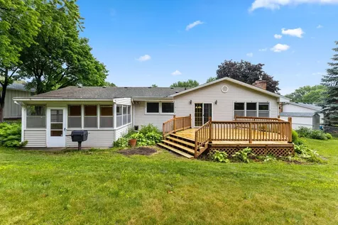 9924 Little Circle Bloomington MN 55437