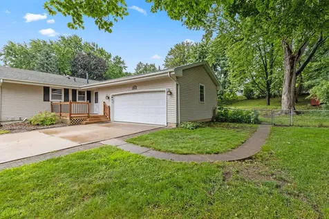9924 Little Circle Bloomington MN 55437