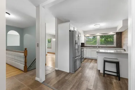 9924 Little Circle Bloomington MN 55437