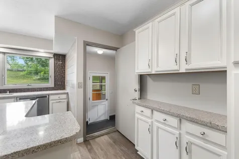 9924 Little Circle Bloomington MN 55437