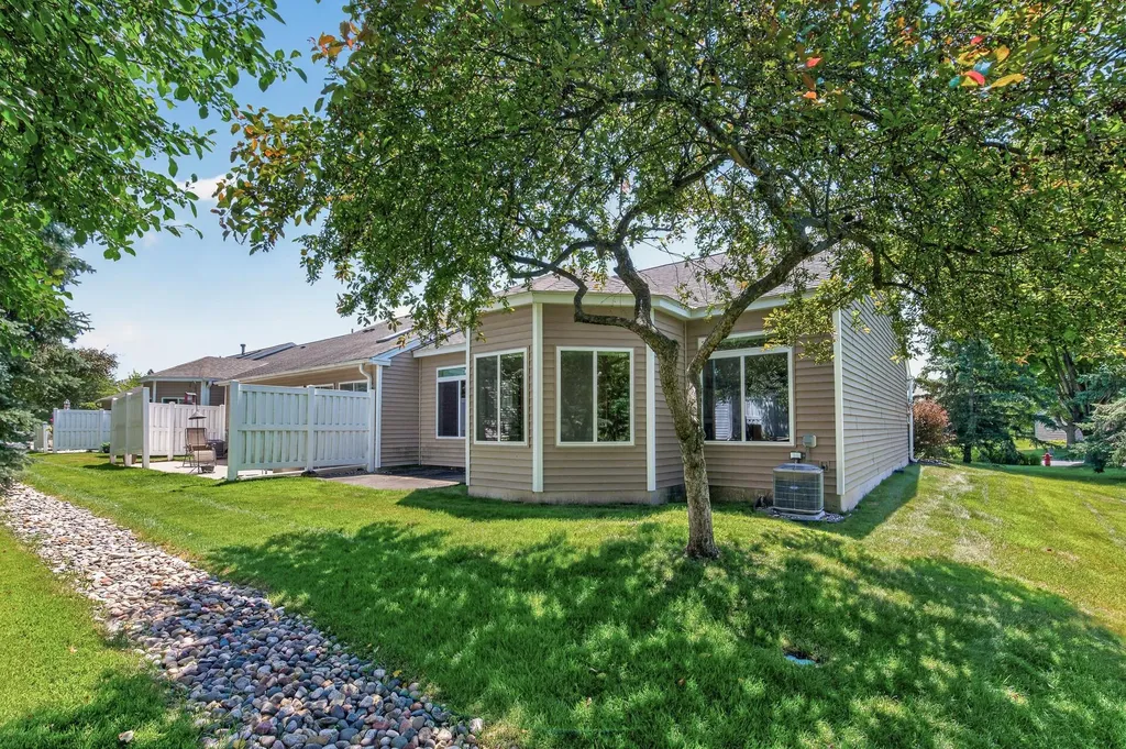 13214 Spencer Sweet Pea Lane Eden Prairie MN 55347
