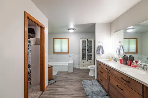 47060 Queens Cove Circle La Crescent MN 55947