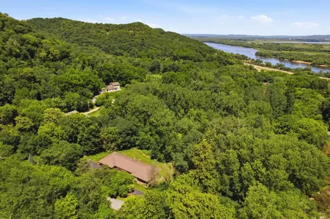 47060 Queens Cove Circle La Crescent MN 55947