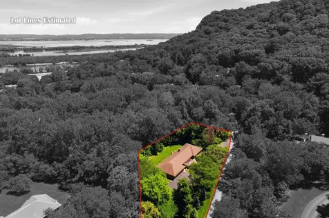 47060 Queens Cove Circle La Crescent MN 55947