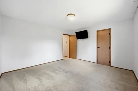2927 35th Avenue S Fargo ND 58104
