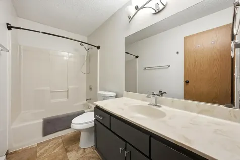 2927 35th Avenue S Fargo ND 58104