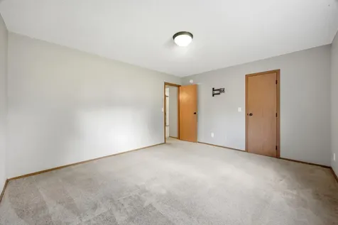 2927 35th Avenue S Fargo ND 58104