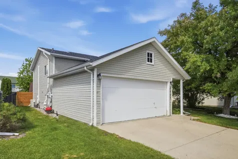 2927 35th Avenue S Fargo ND 58104