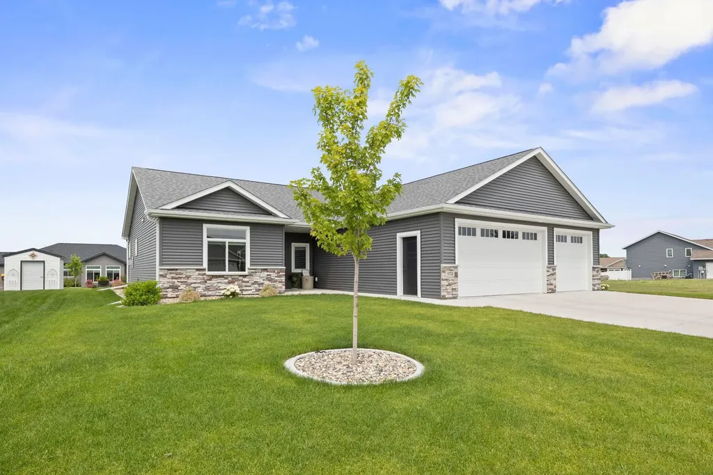 173 Eau Claire Avenue SE Hutchinson MN 55350