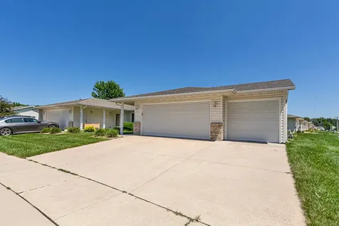 2102 Mcquillan Court SE Rochester MN 55904