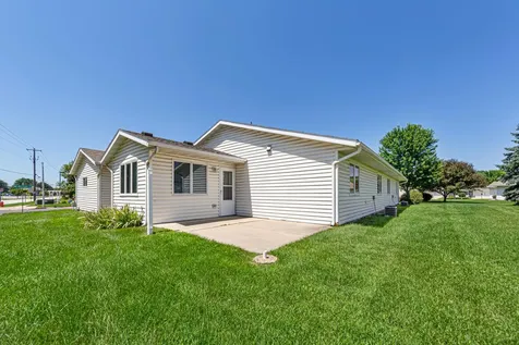 2102 Mcquillan Court SE Rochester MN 55904