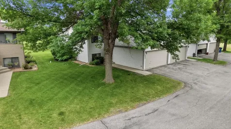 2830 32nd Street S Moorhead MN 56560