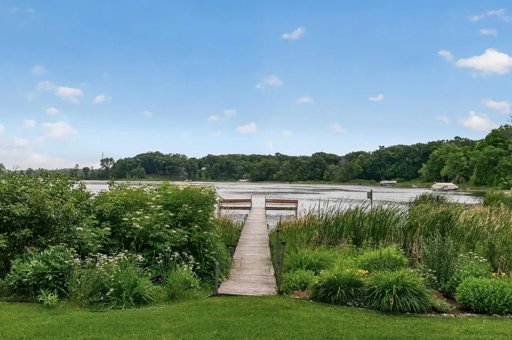 1285 Black Oaks Court N Plymouth MN 55447