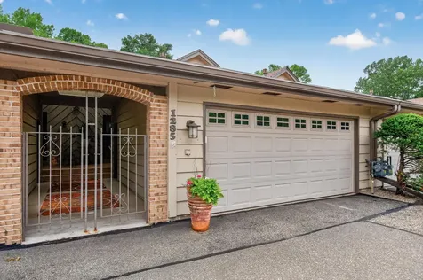 1285 Black Oaks Court N Plymouth MN 55447