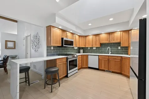 1285 Black Oaks Court N Plymouth MN 55447