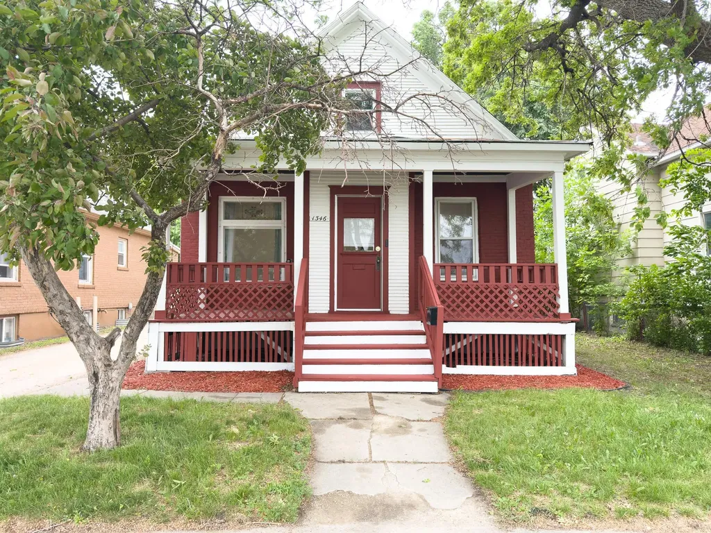 1346 1st Avenue S Fargo ND 58103