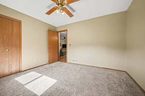 1516 Helmo Avenue N Oakdale MN 55128