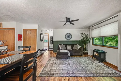 1516 Helmo Avenue N Oakdale MN 55128