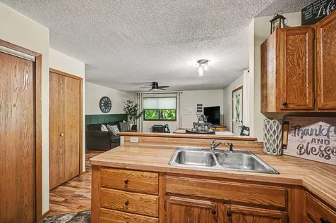 1516 Helmo Avenue N Oakdale MN 55128