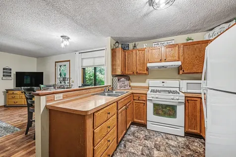 1516 Helmo Avenue N Oakdale MN 55128