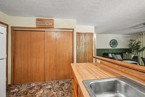 1516 Helmo Avenue N Oakdale MN 55128
