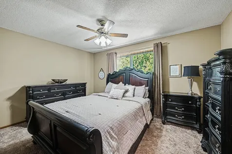 1516 Helmo Avenue N Oakdale MN 55128