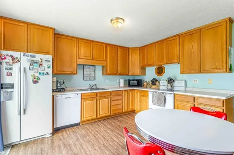 313 & 315 W 3rd Avenue S Ada MN 56510