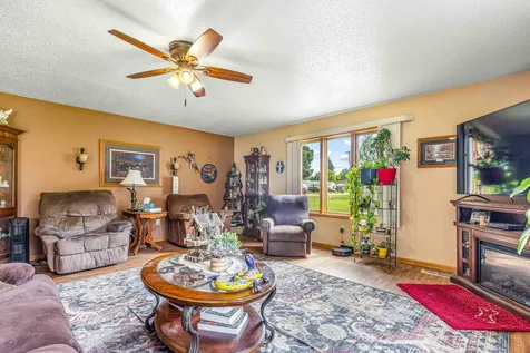 313 & 315 W 3rd Avenue S Ada MN 56510