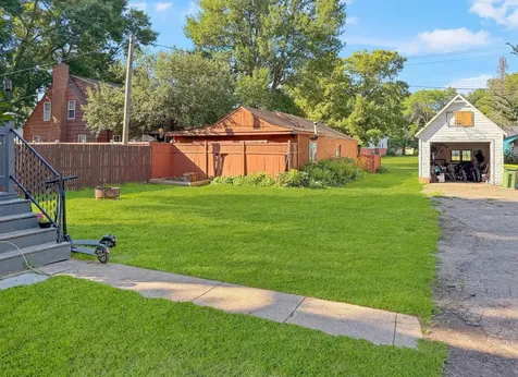 313 Hollett Street Tracy MN 56175