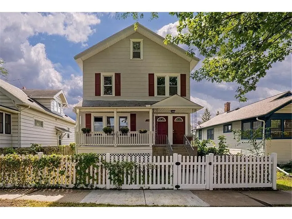 956 Juno Avenue Saint Paul MN 55102