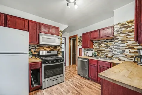 956 Juno Avenue Saint Paul MN 55102