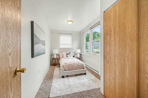956 Juno Avenue Saint Paul MN 55102