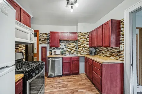 956 Juno Avenue Saint Paul MN 55102