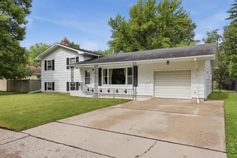 1915 11th Street S Moorhead MN 56560