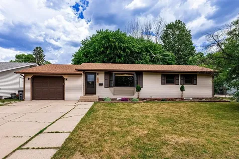 606 Birch Lane Moorhead MN 56560