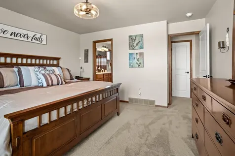 1308 31st Avenue W West Fargo ND 58078
