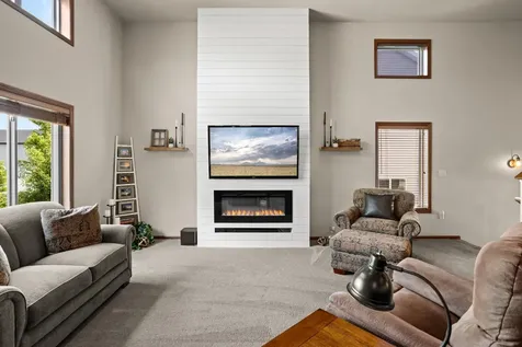 1308 31st Avenue W West Fargo ND 58078