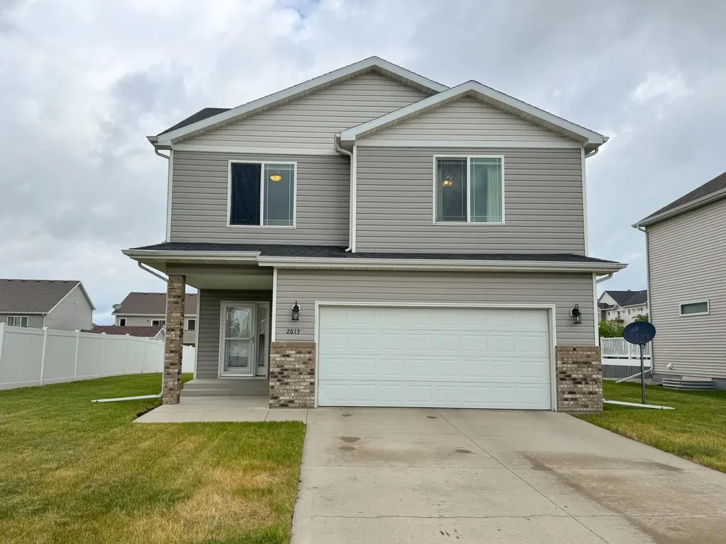 2613 56th Avenue S Fargo ND 58104