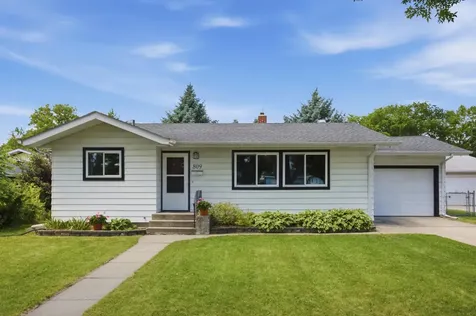 809 19th Street N Moorhead MN 56560