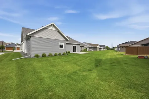 4881 Bluebell Loop S Fargo ND 58104