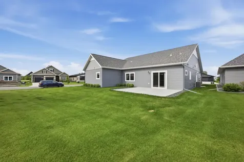 4881 Bluebell Loop S Fargo ND 58104