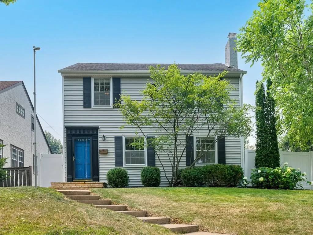 1626 Pinehurst Avenue Saint Paul MN 55116