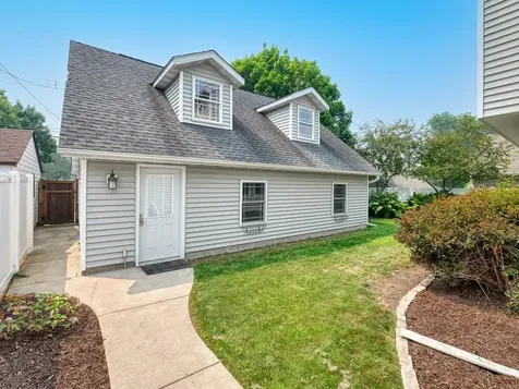 1626 Pinehurst Avenue Saint Paul MN 55116